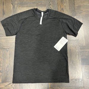 🩶 NWT Lululemon Metal Vent Tech Gray/Black Short Sleeve Athletic Shirt Size M